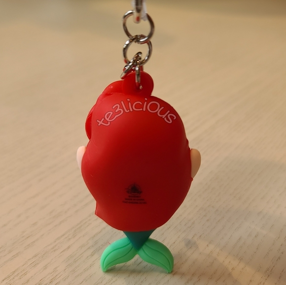 DISNEY PARKS WISHABLES ARIEL KEYCHAIN - Picture 5 of 7